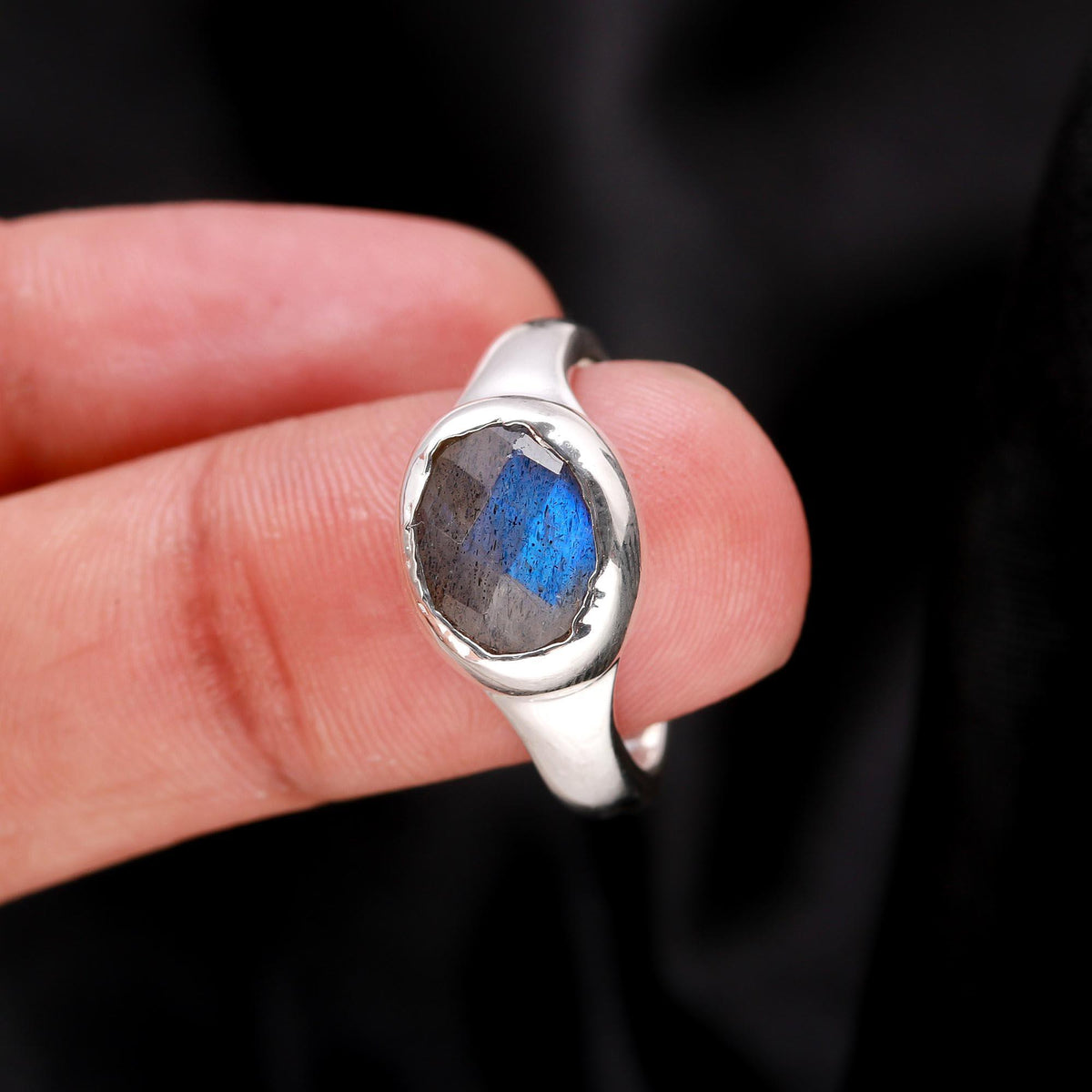 The Modern Horizon: Chunky East-West Setting Ring