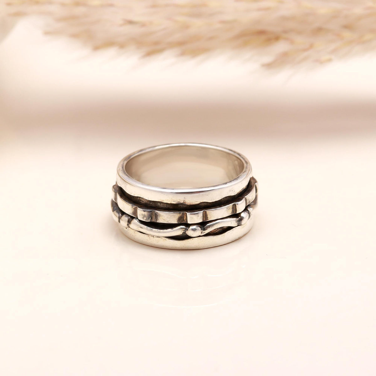 The Chain Link Spinner: Textured Meditation Fidget Band