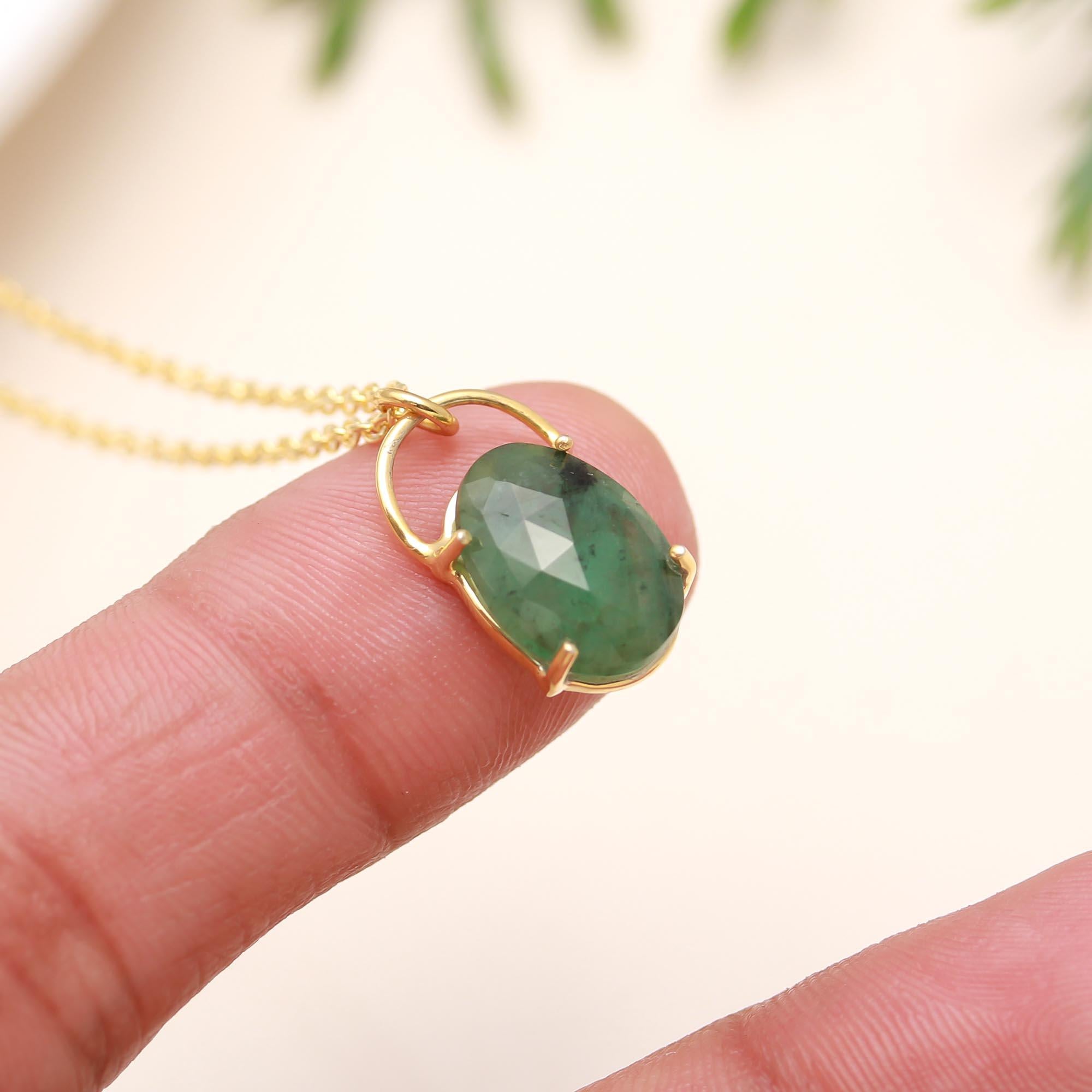 The Emerald Oval: Faceted Green Gemstone Necklace