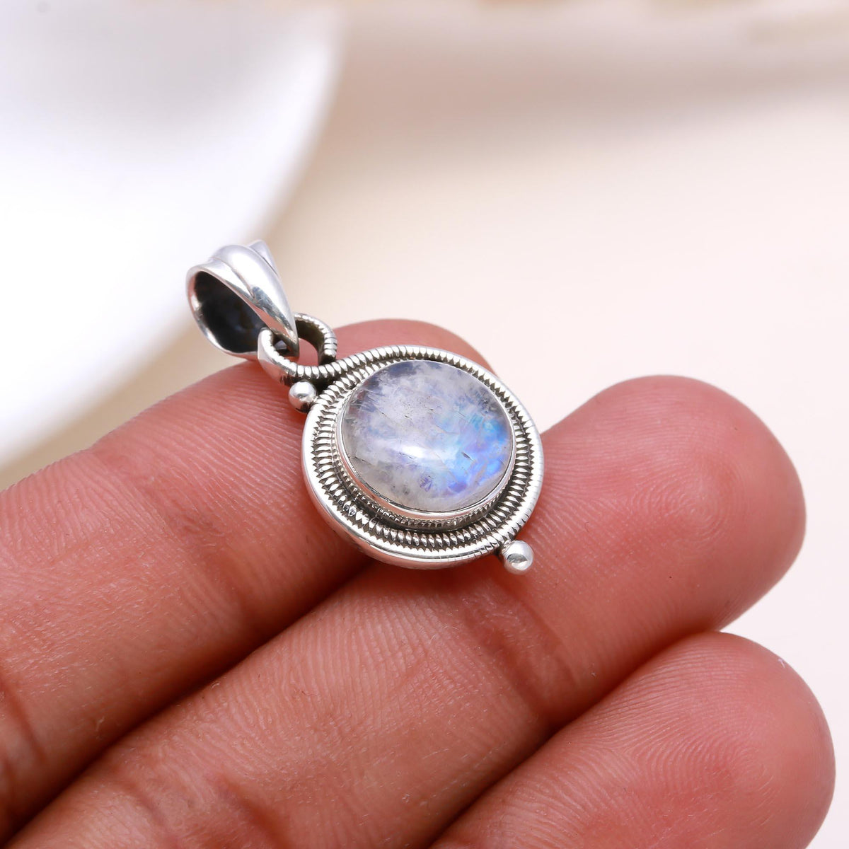 The Moonlit Rope: Round Moonstone Rope Border Pendant
