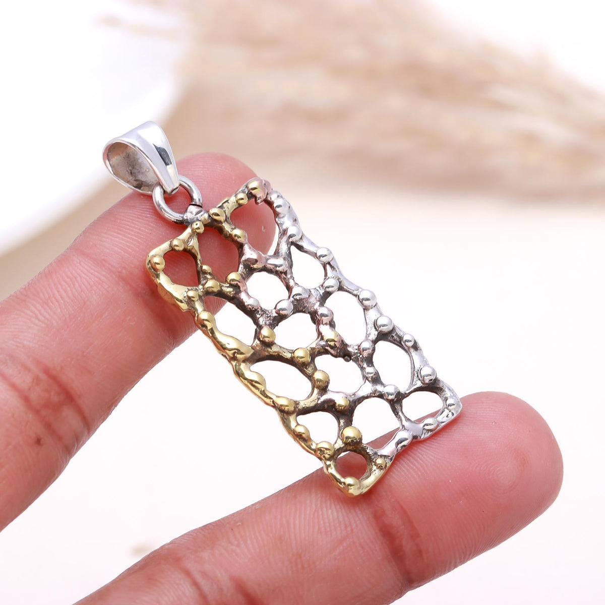 The Organic Lattice: Dual-Tone Textured Mesh Pendant
