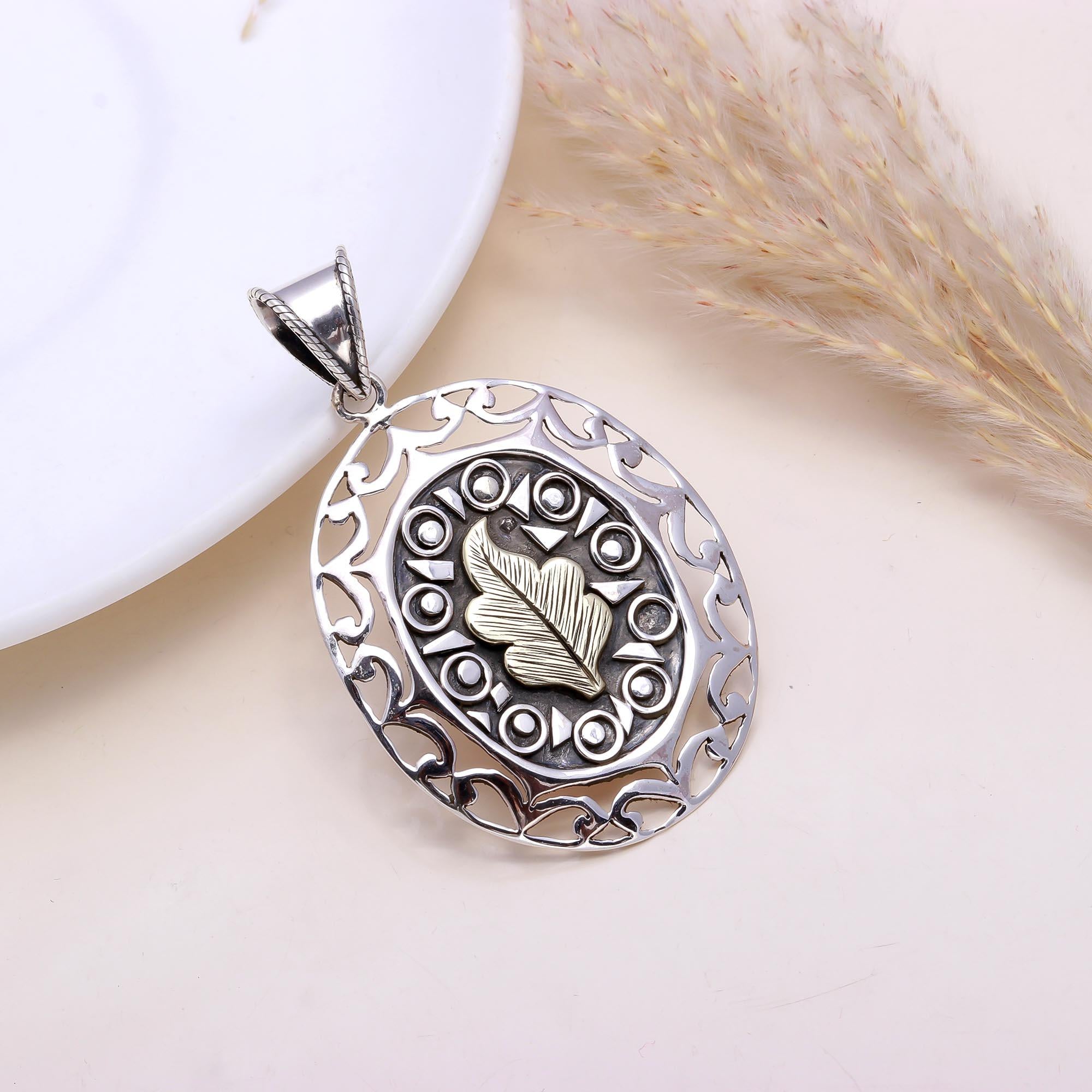 The Autumn Heritage: Two-Tone Leaf Oval Pendant