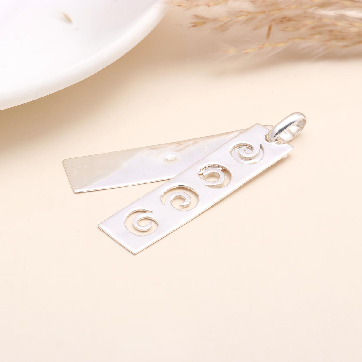 925 Sterling Silver Engraved Swirl Motif Bar Pendant