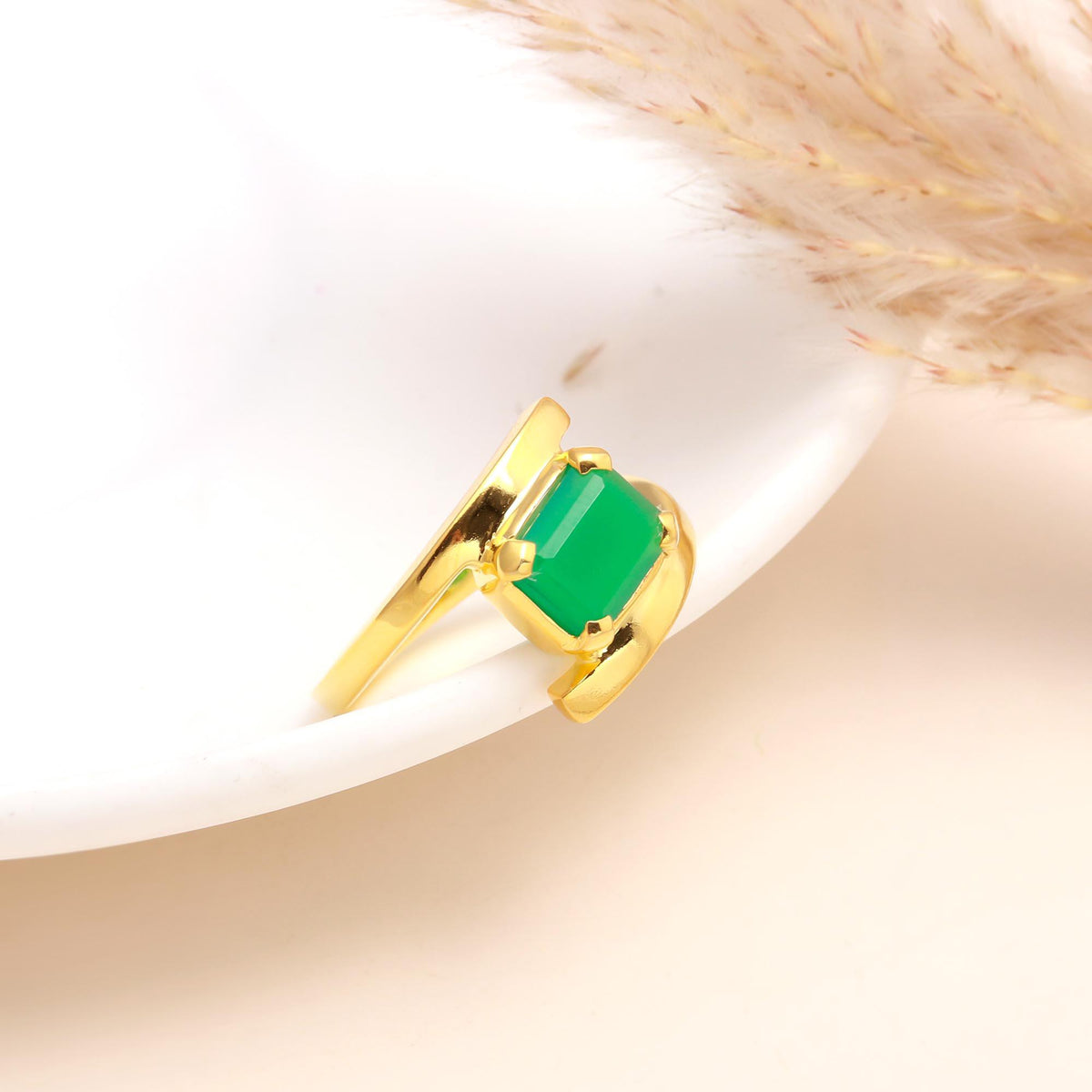 The Geometric Bypass: Green Onyx Gold Ring