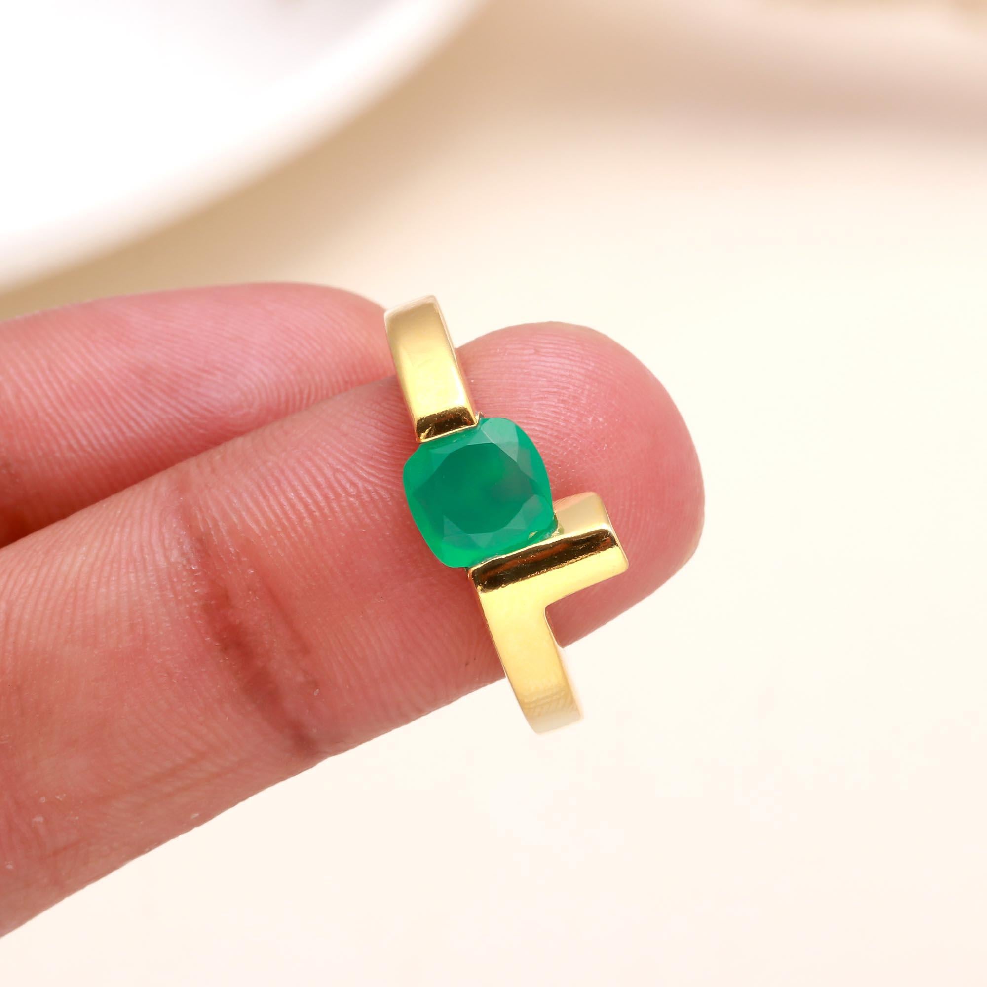 The Modern Jade: Gold Tension Style Geometric Ring