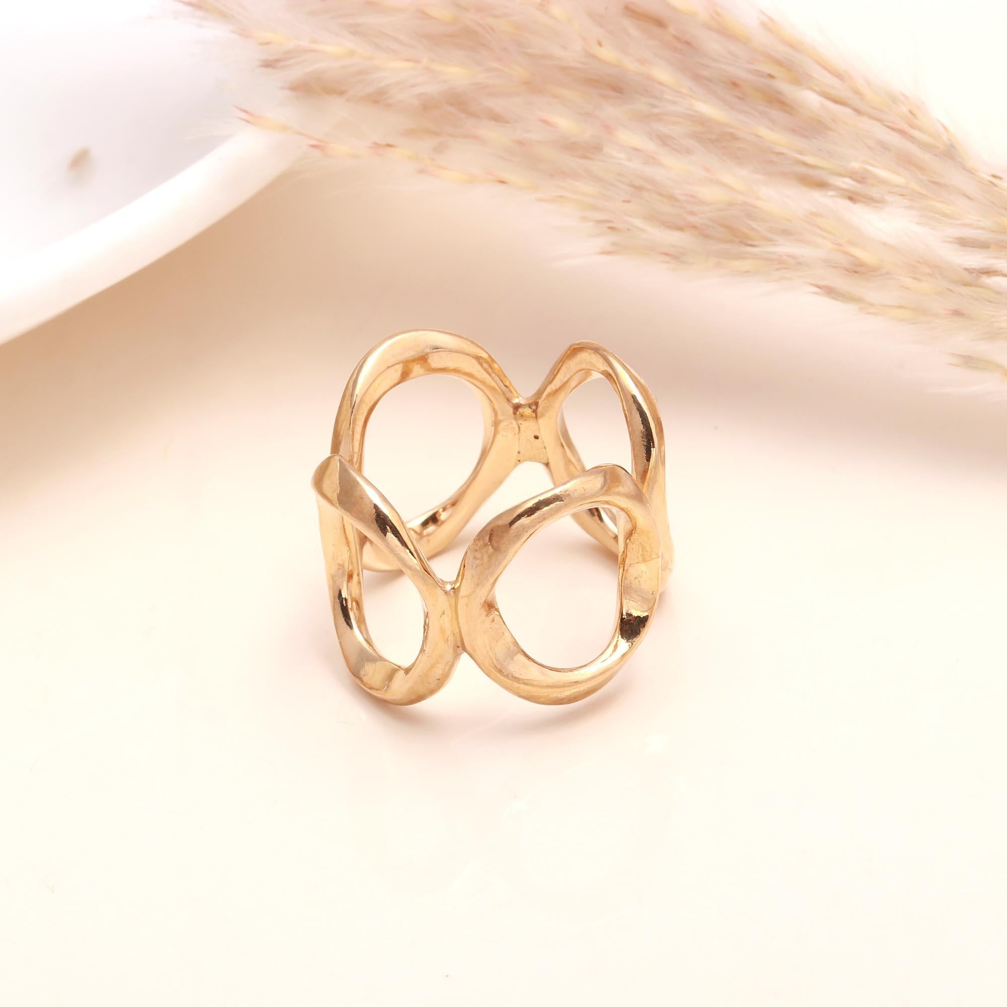 The Organic Loop: Gold Openwork Circle Ring