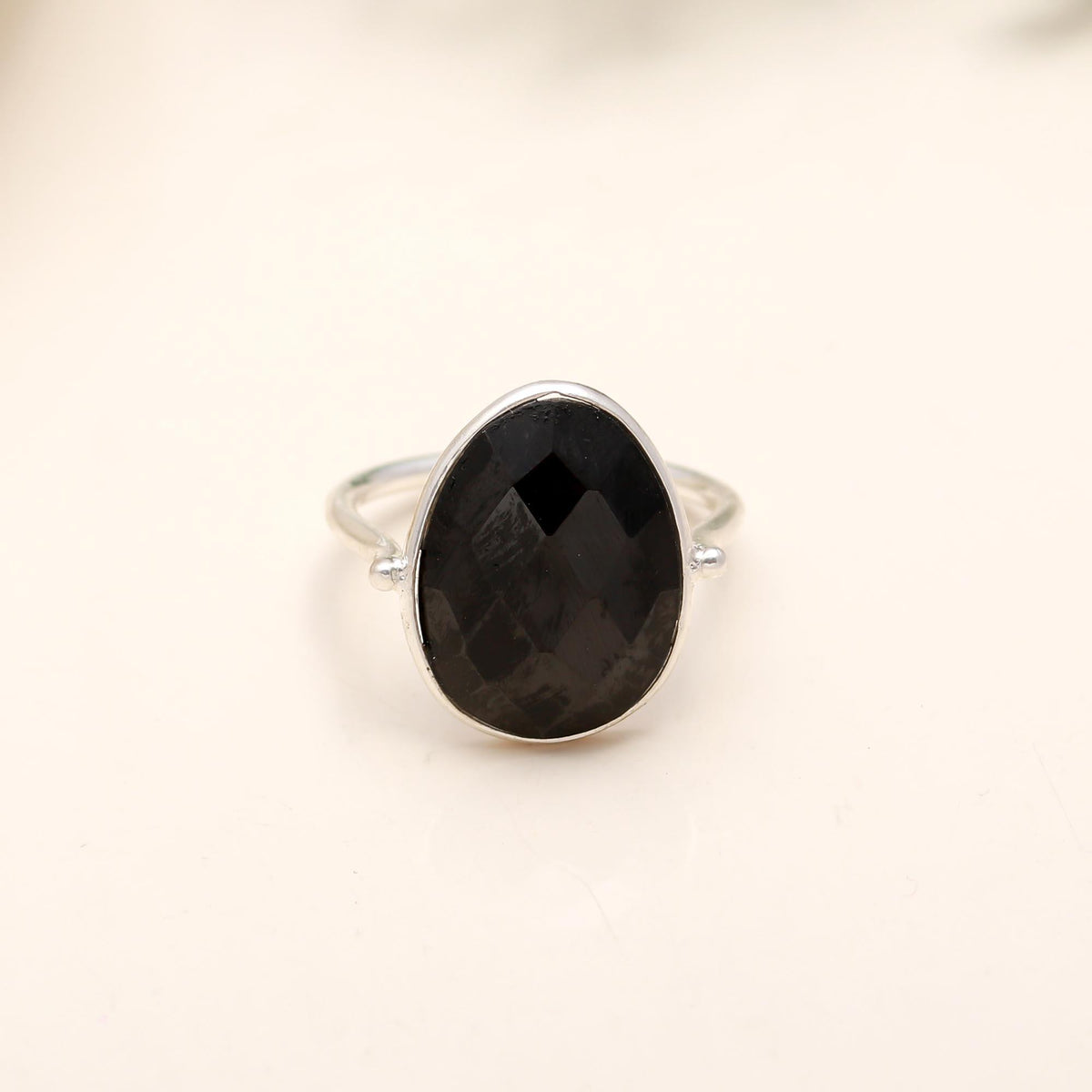 #gemstone_black onyx