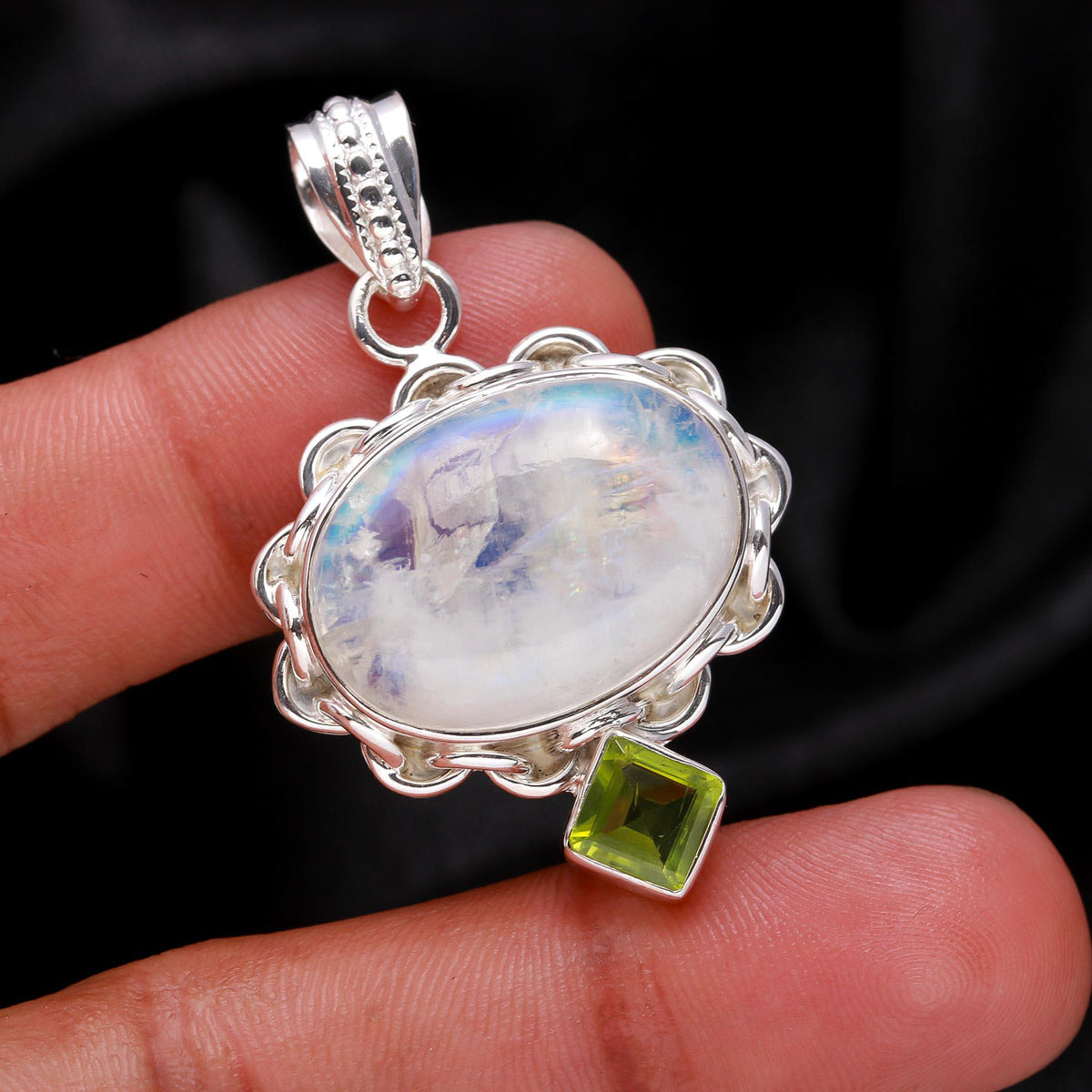 The Moonstone Bloom: Scalloped Silver Pendant