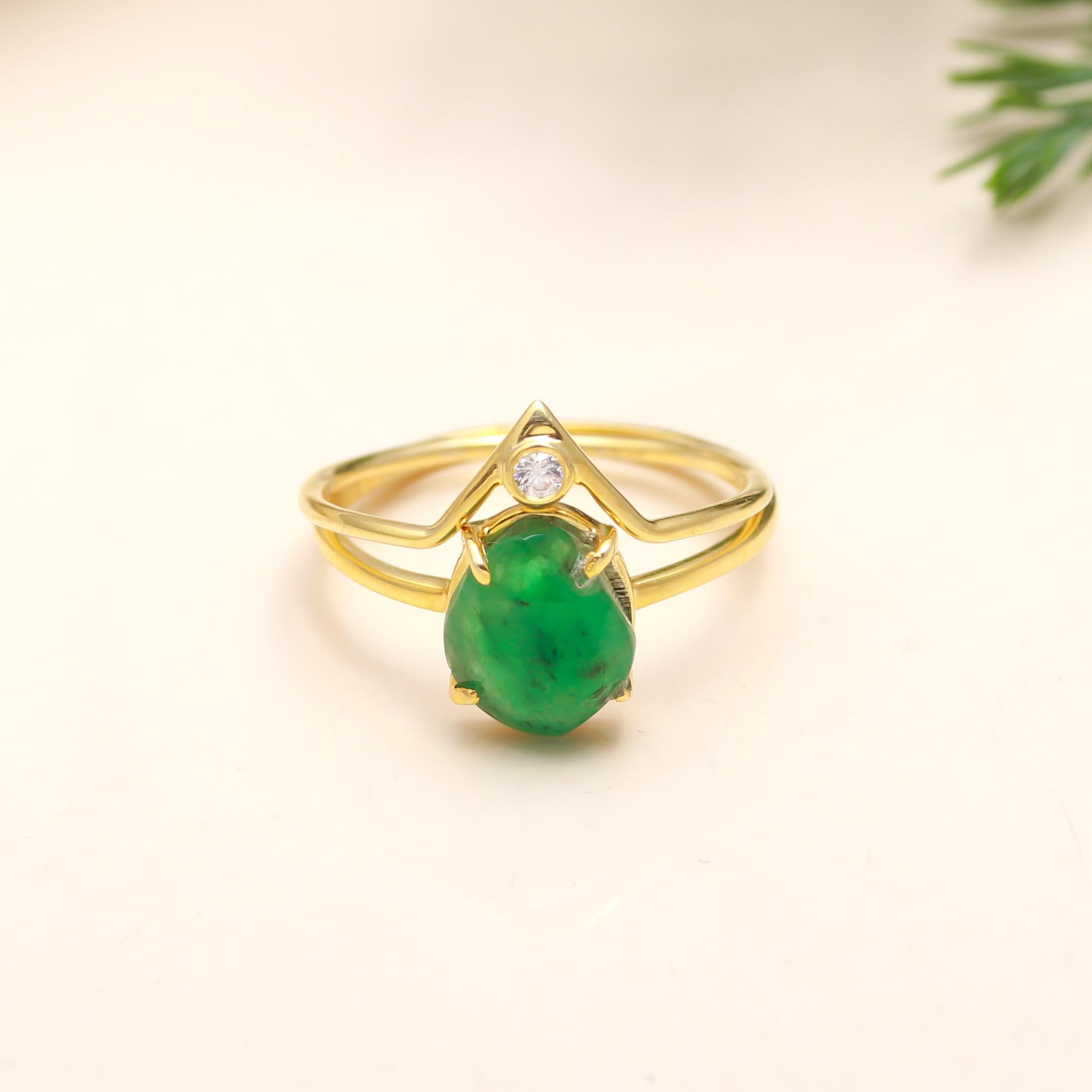 The Verdant Sovereign: Emerald & Zircon Chevron Ring Set