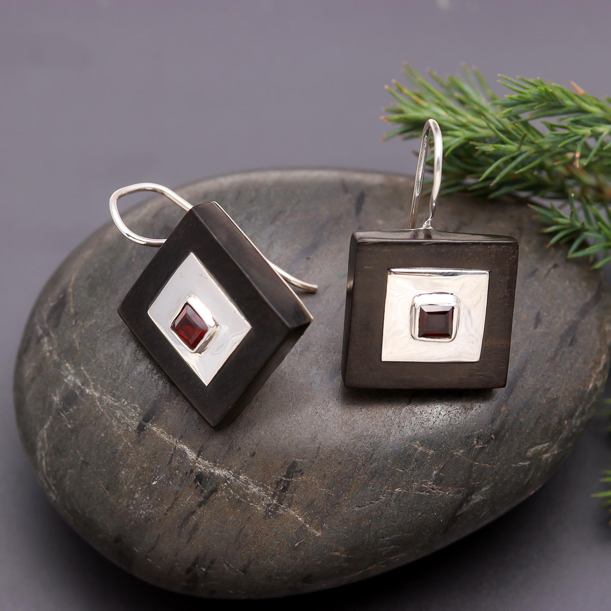 #gemstone_garnet