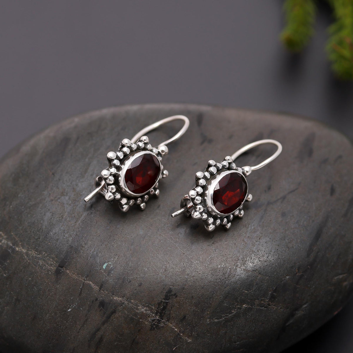 #gemstone_garnet