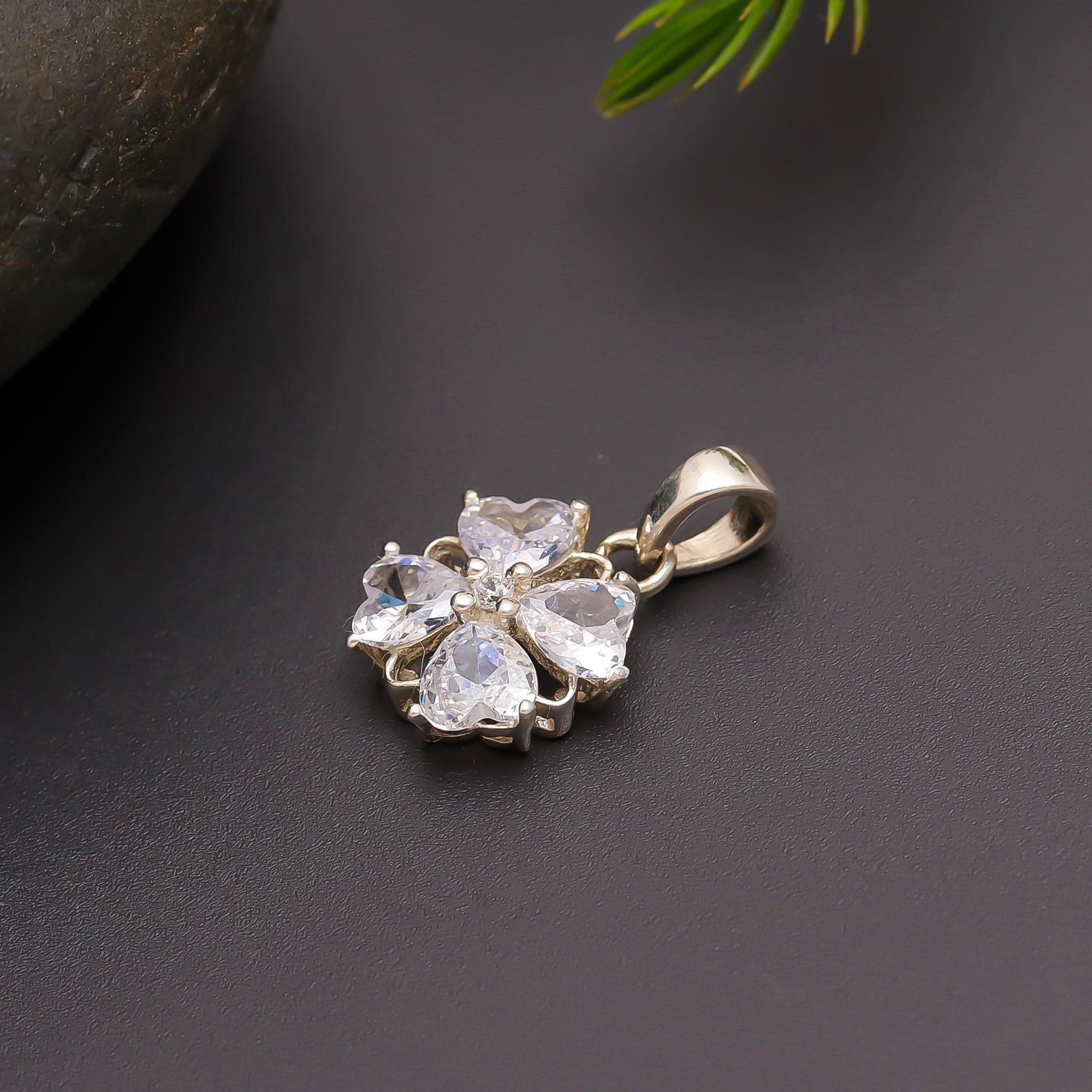 925 Silver Heart Cluster Floral Pendant