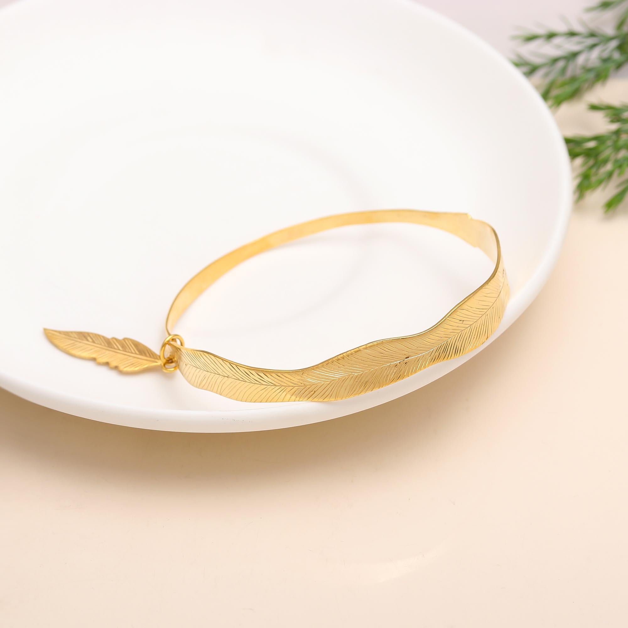 The Golden Plume: Feather Motif Gold Bangle