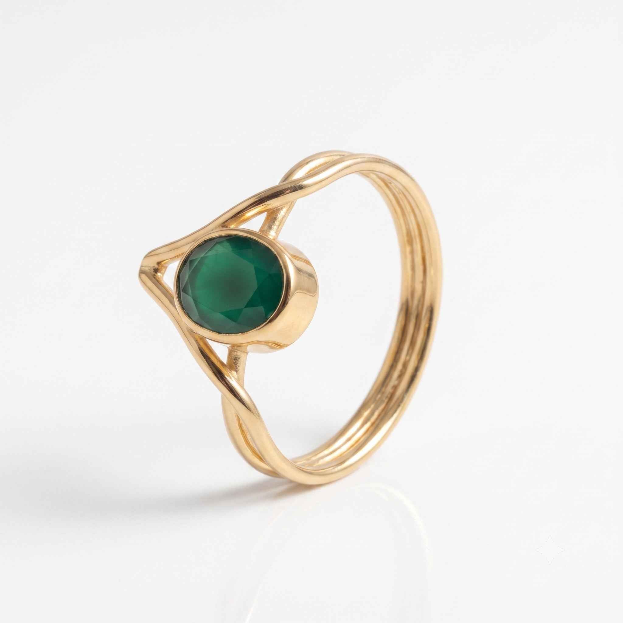 The Verdant Peak: Green Onyx Chevron Ring