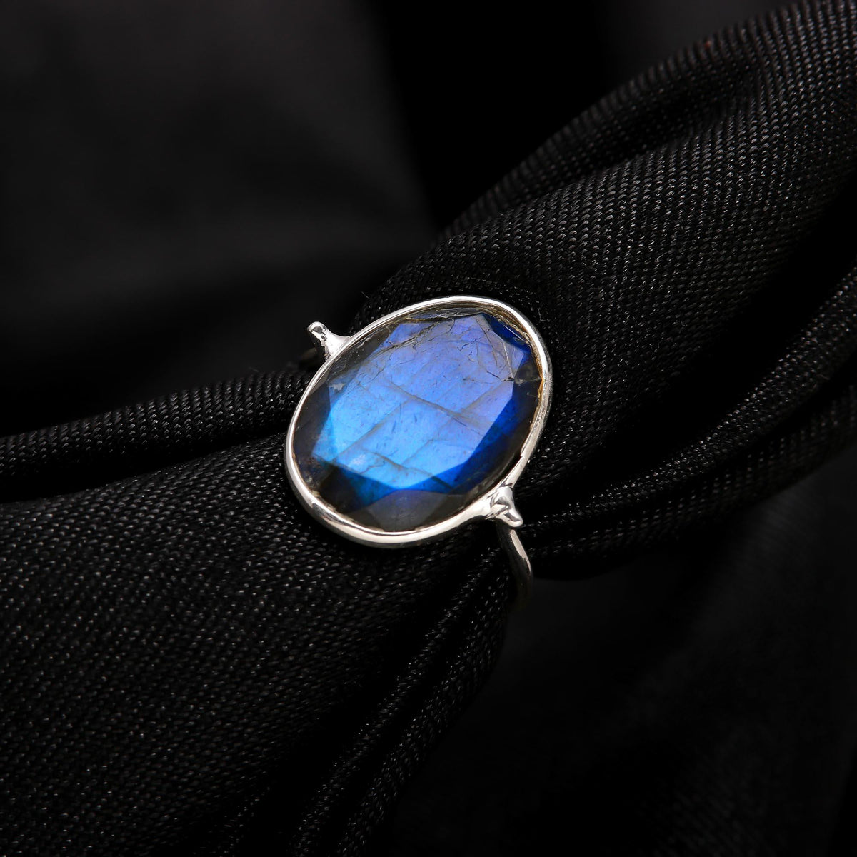 #gemstone_labradorite