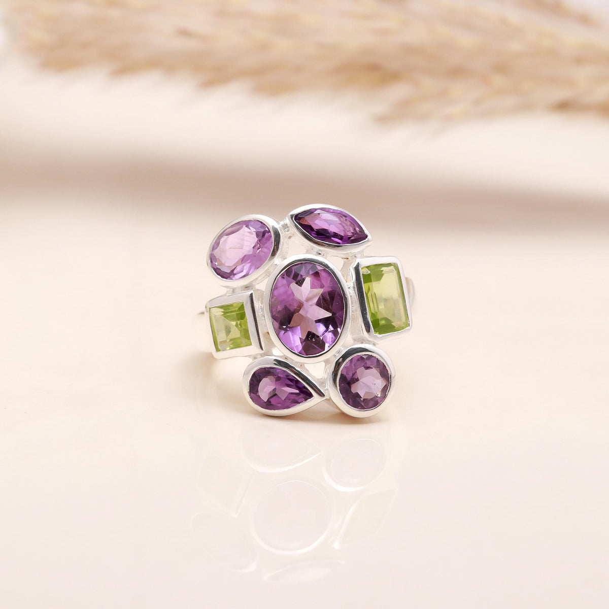The Floral Mosaic: Amethyst & Peridot Cluster Ring
