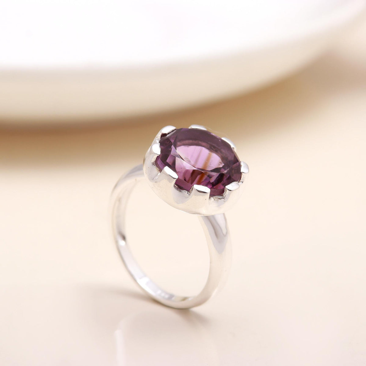 The Crown Jewel: Scalloped Crown Setting Ring