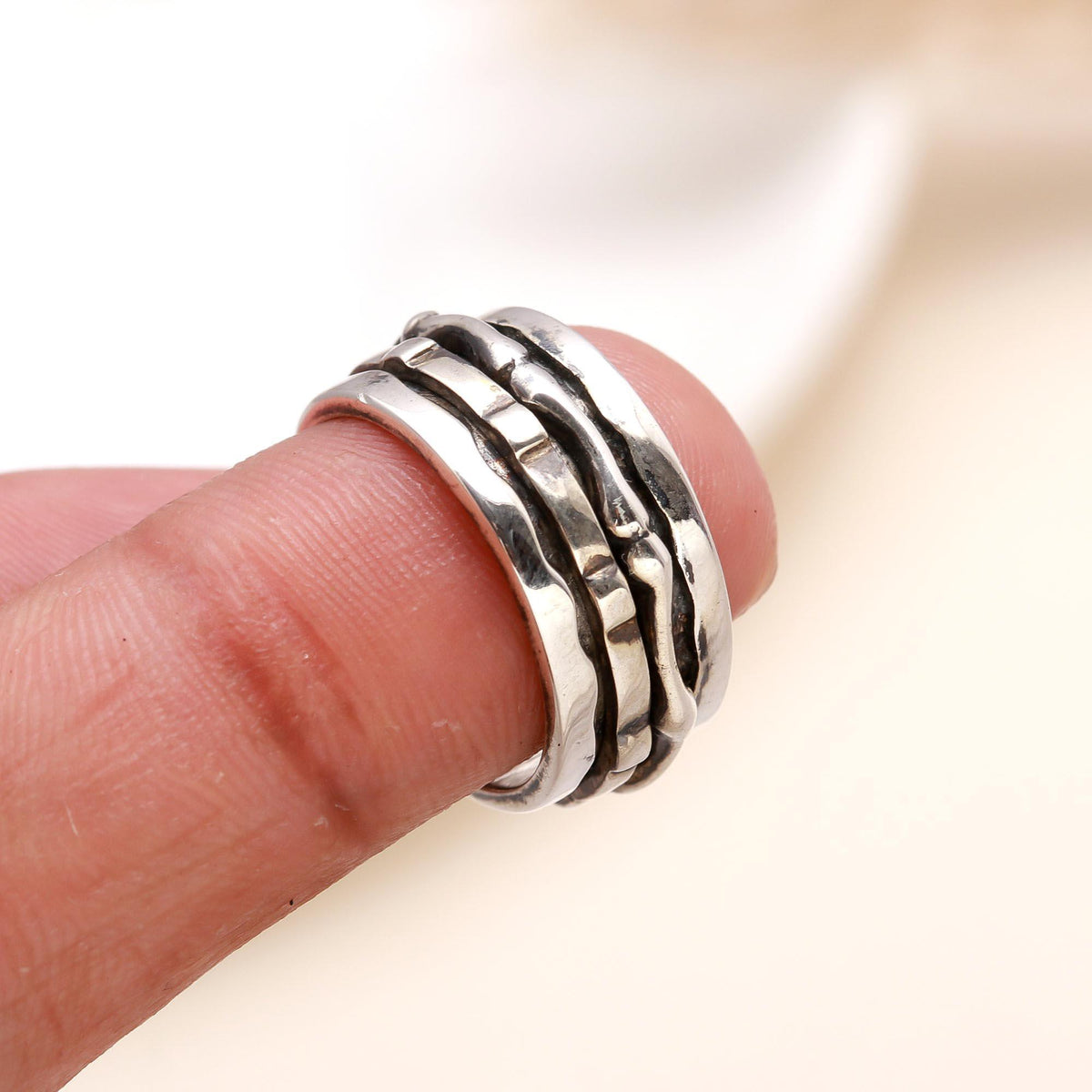 The Chain Link Spinner: Textured Meditation Fidget Band