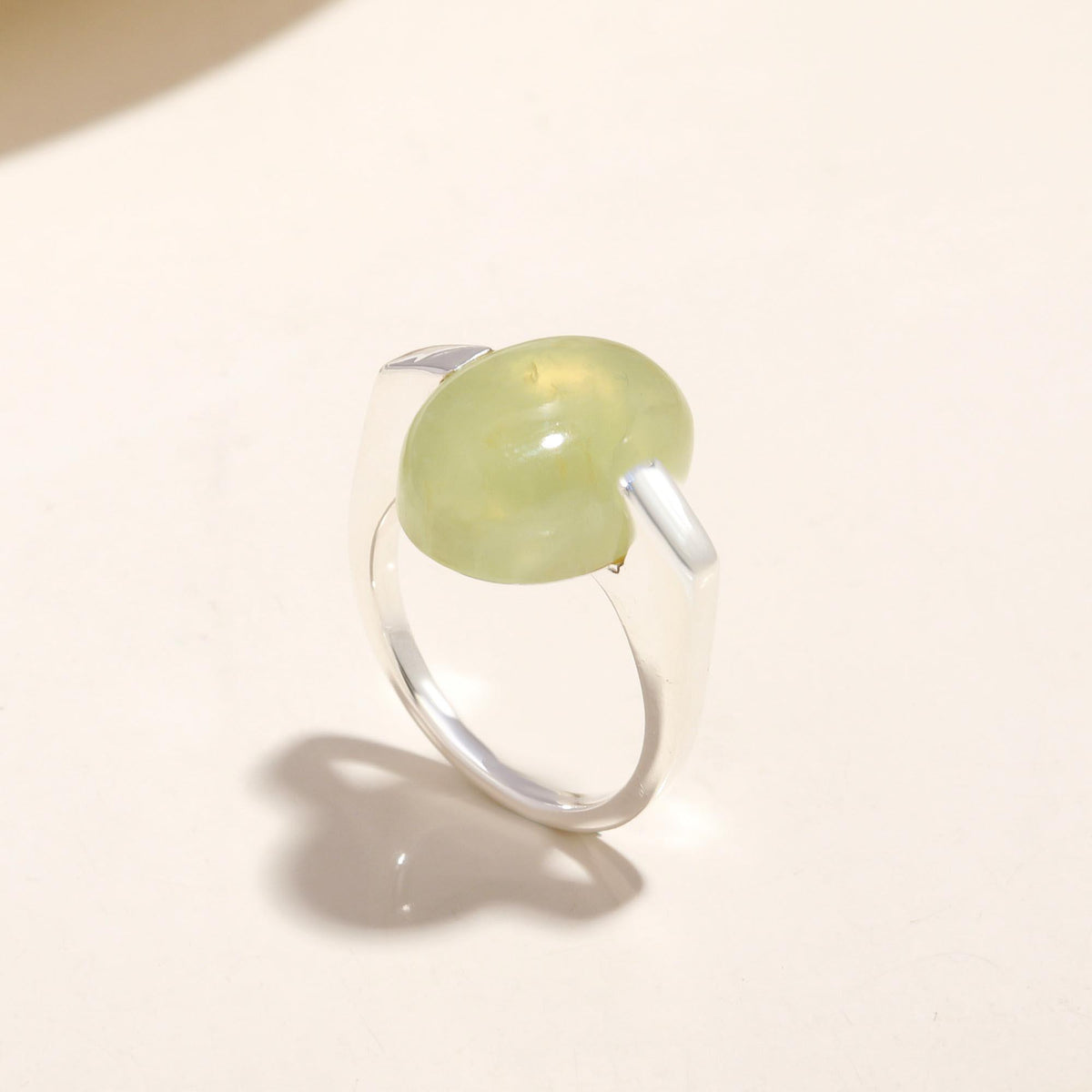 The Ethereal Float: Modern Tension Style Ring