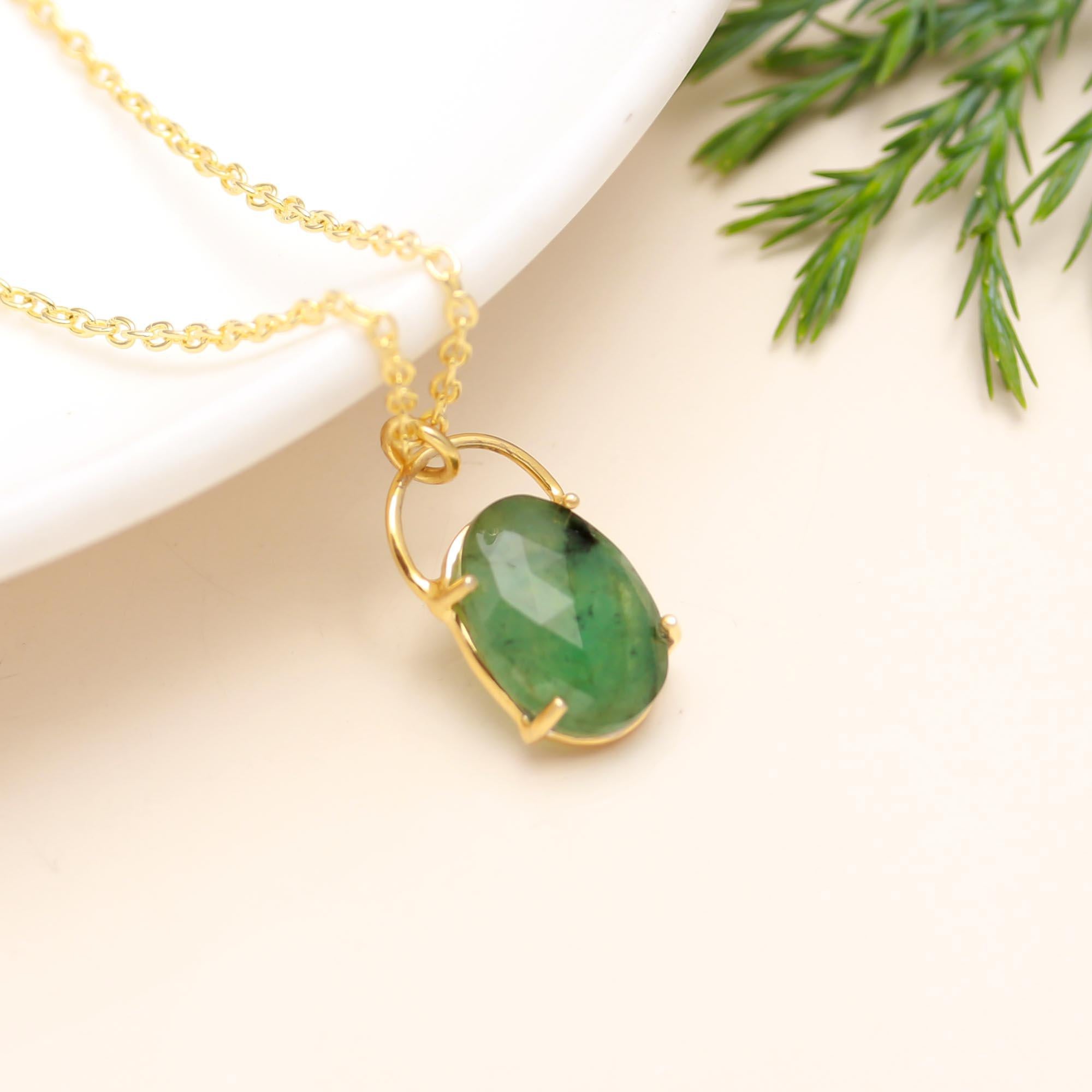 The Emerald Oval: Faceted Green Gemstone Necklace