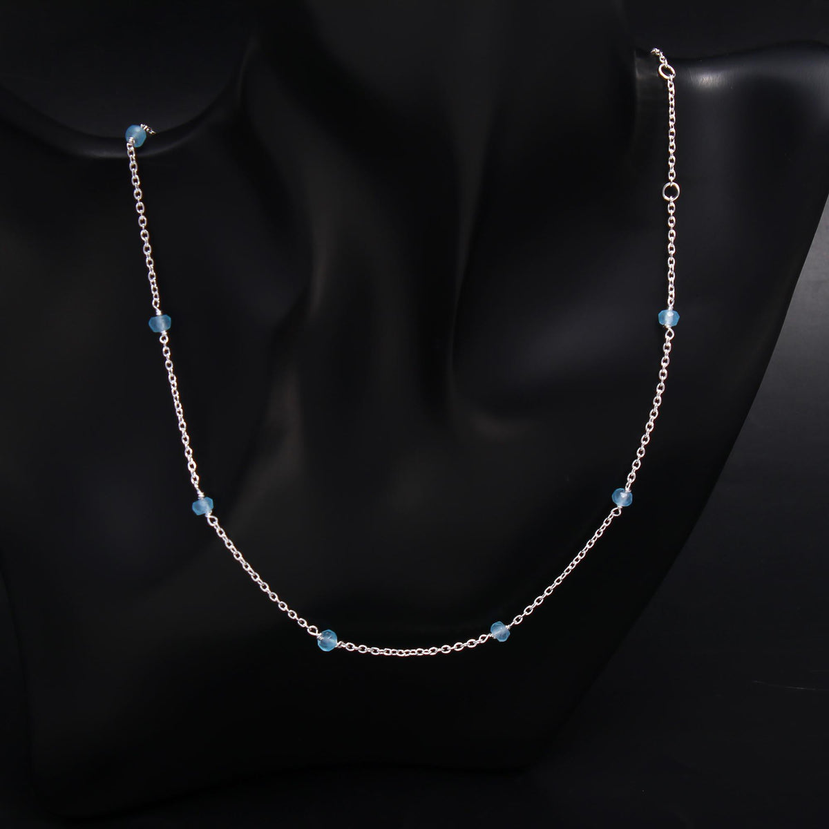 The Ocean Mist: Aquamarine Beaded Necklace