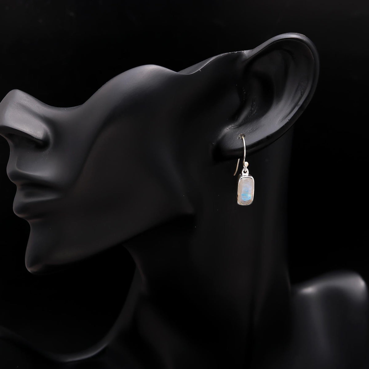 #gemstone_moonstone