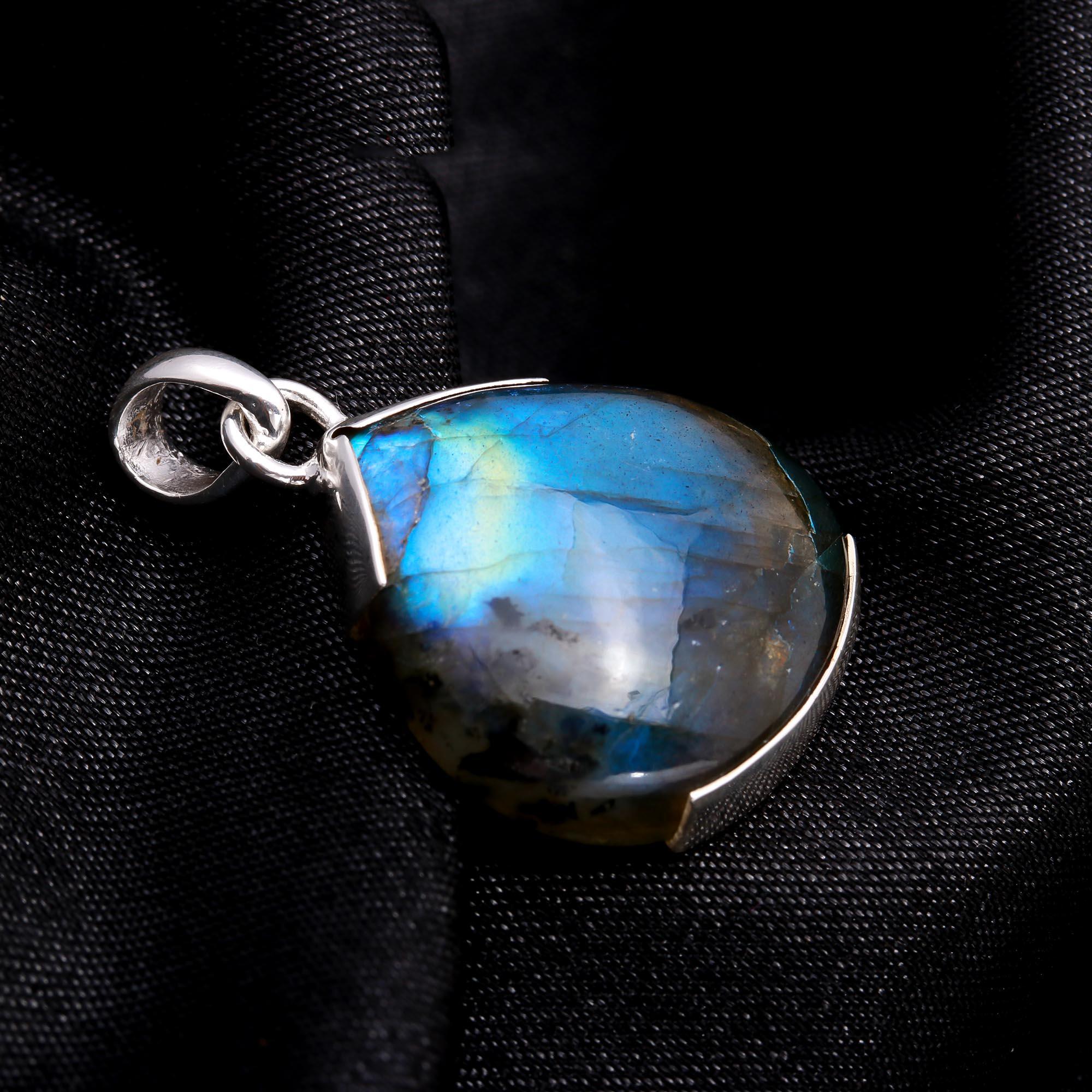 The Aurora Tear: Labradorite Sterling Silver Pendant