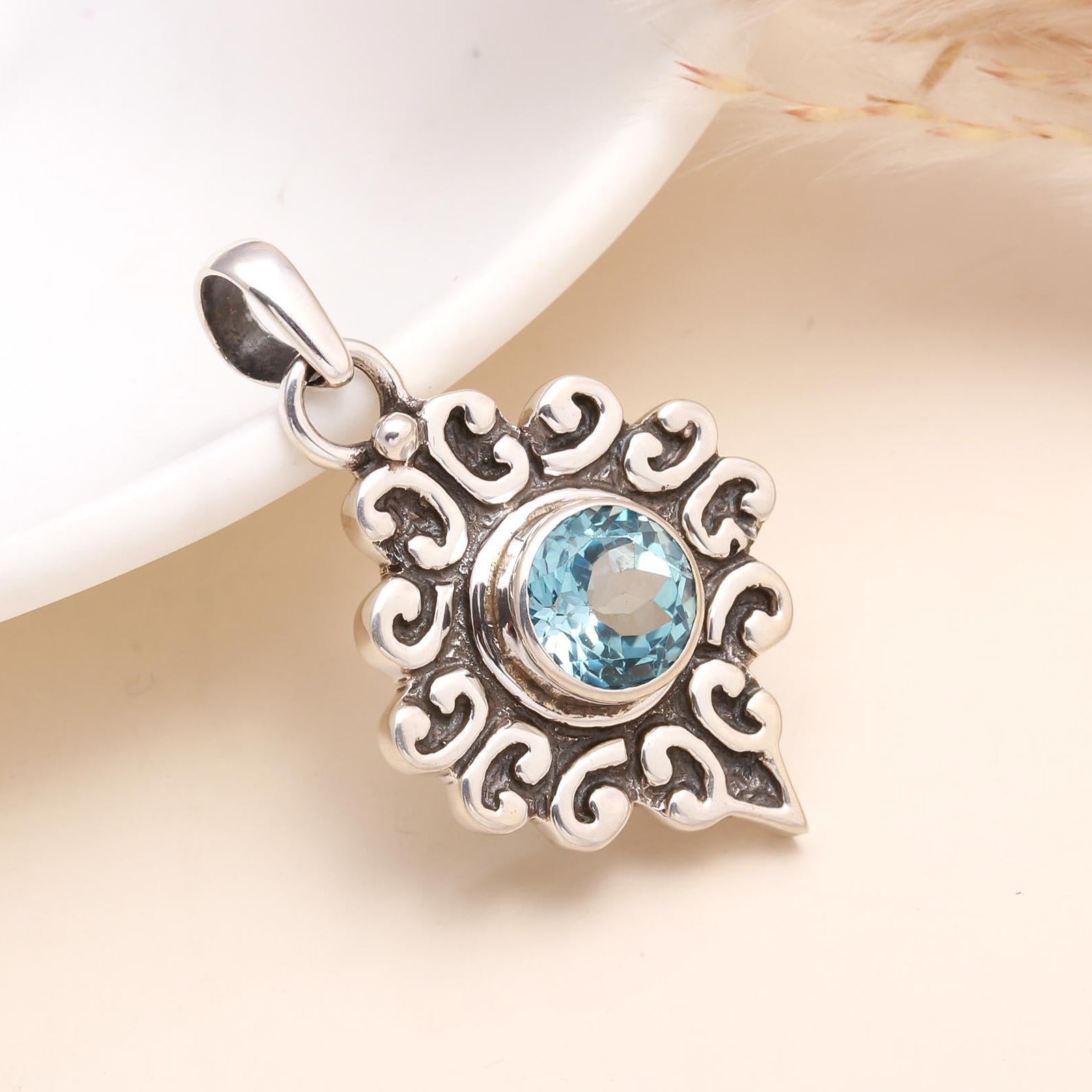 925 Sterling Silver Vintage-Style Blue Topaz Pendant