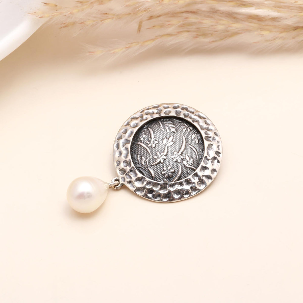 925 Sterling Silver Floral Motif & Pearl Drop Hammered Medallion Pendant