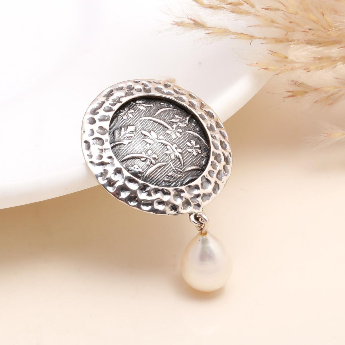 925 Sterling Silver Floral Motif & Pearl Drop Hammered Medallion Pendant