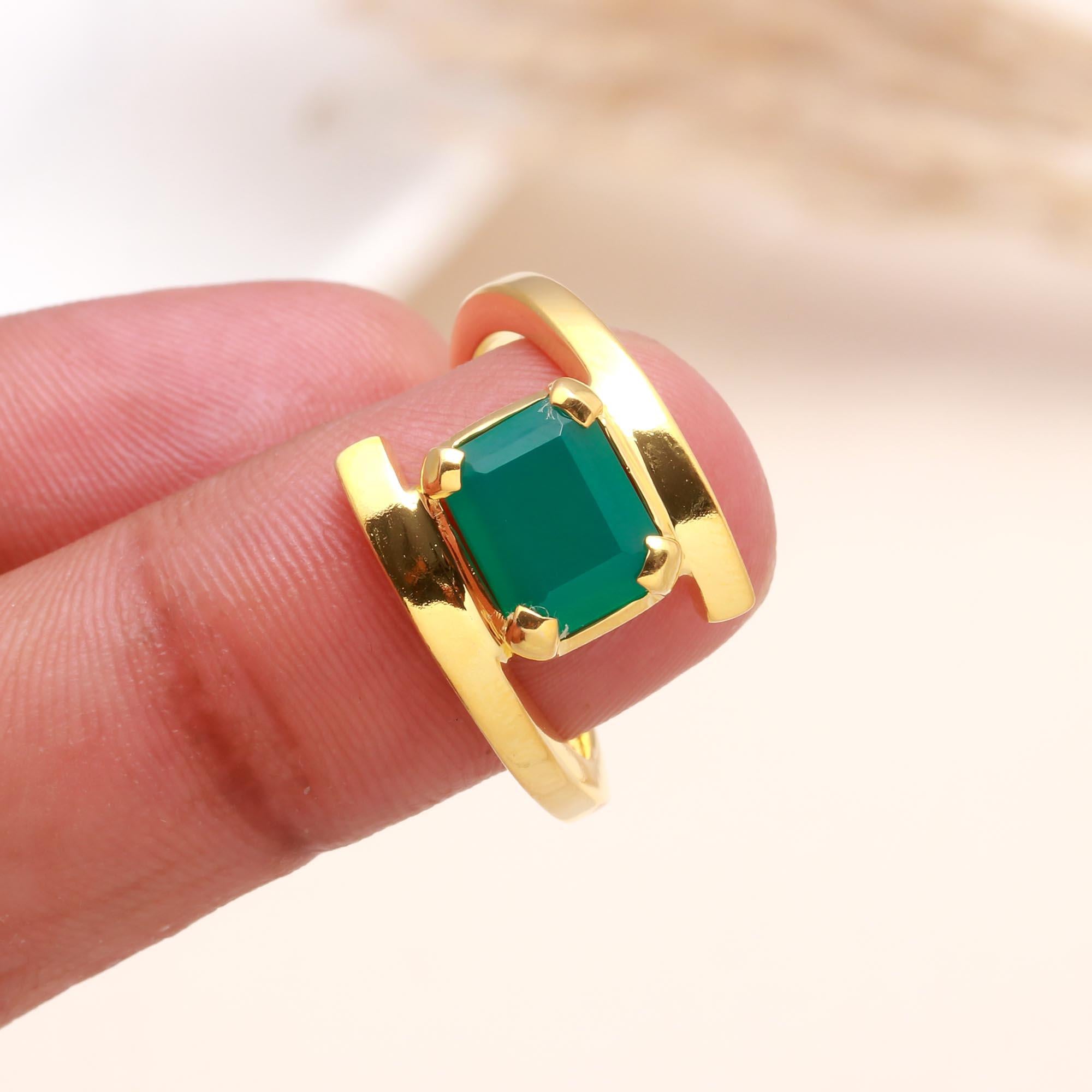 The Geometric Emerald: Gold Modern Bypass Ring