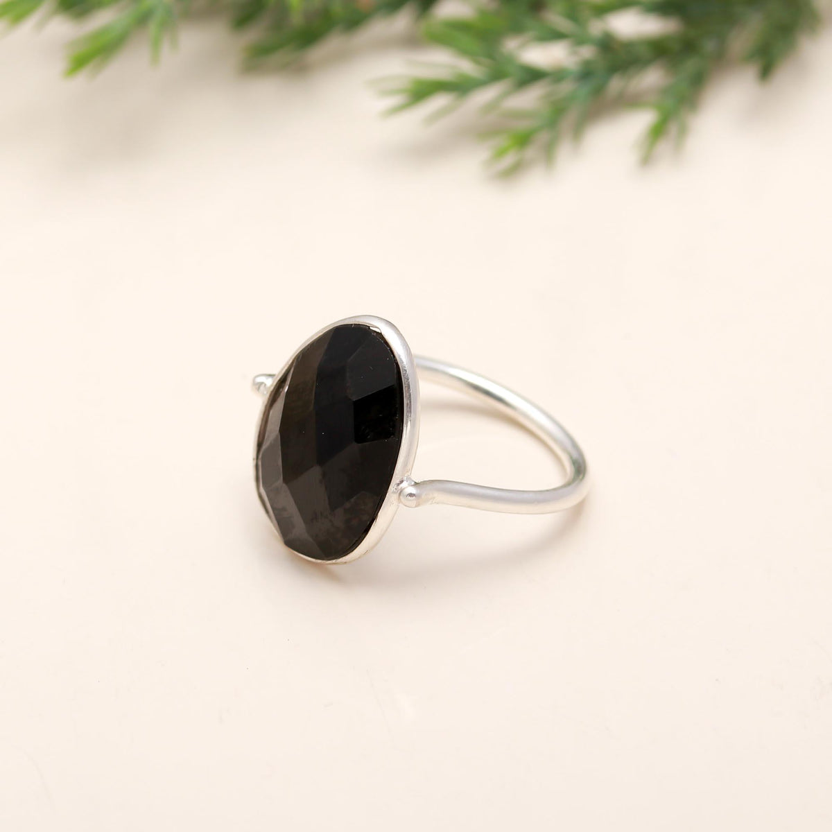 #gemstone_black onyx
