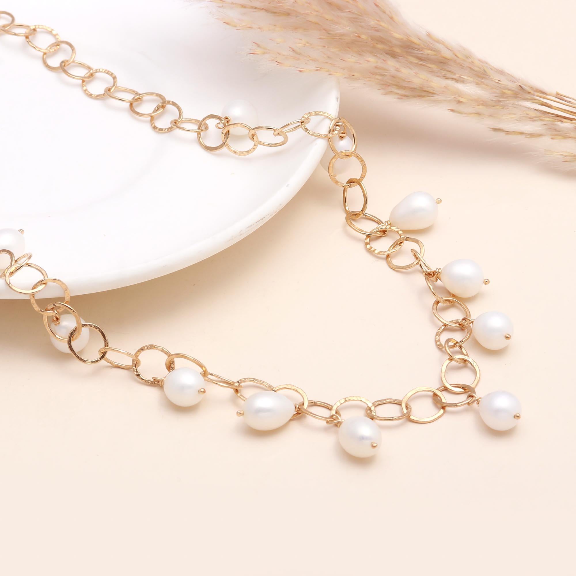 The Floating Drop: Pearl Station Link Necklace