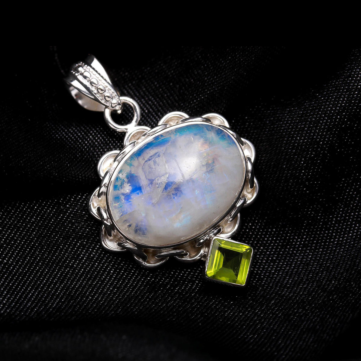 The Moonstone Bloom: Scalloped Silver Pendant