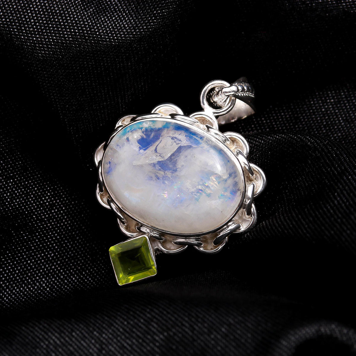 The Moonstone Bloom: Scalloped Silver Pendant