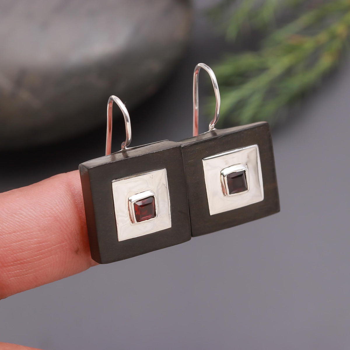 #gemstone_garnet