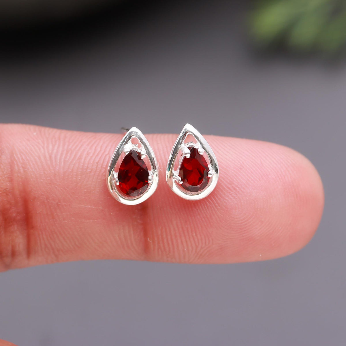 925 Silver Pear Garnet Stud Earrings