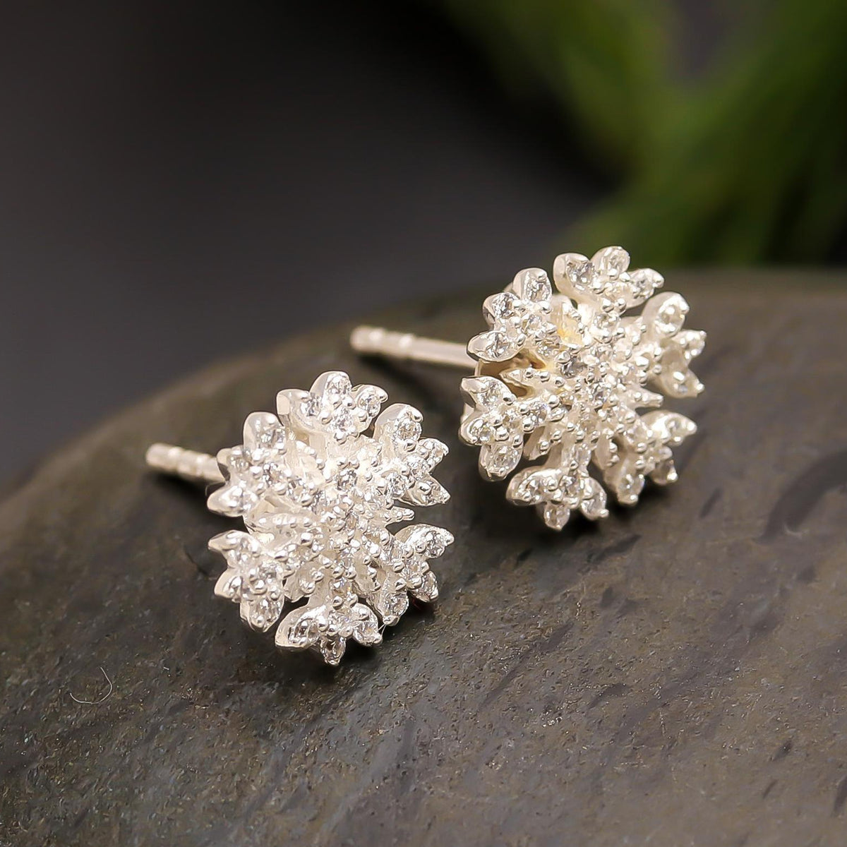 925 Silver Sparkling Snowflake Stud Earrings