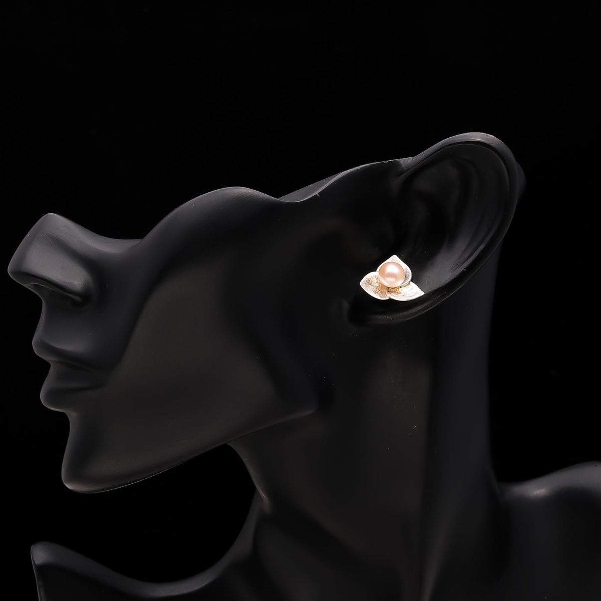 The Trillium Stud: Silver Petal Pearl Studs