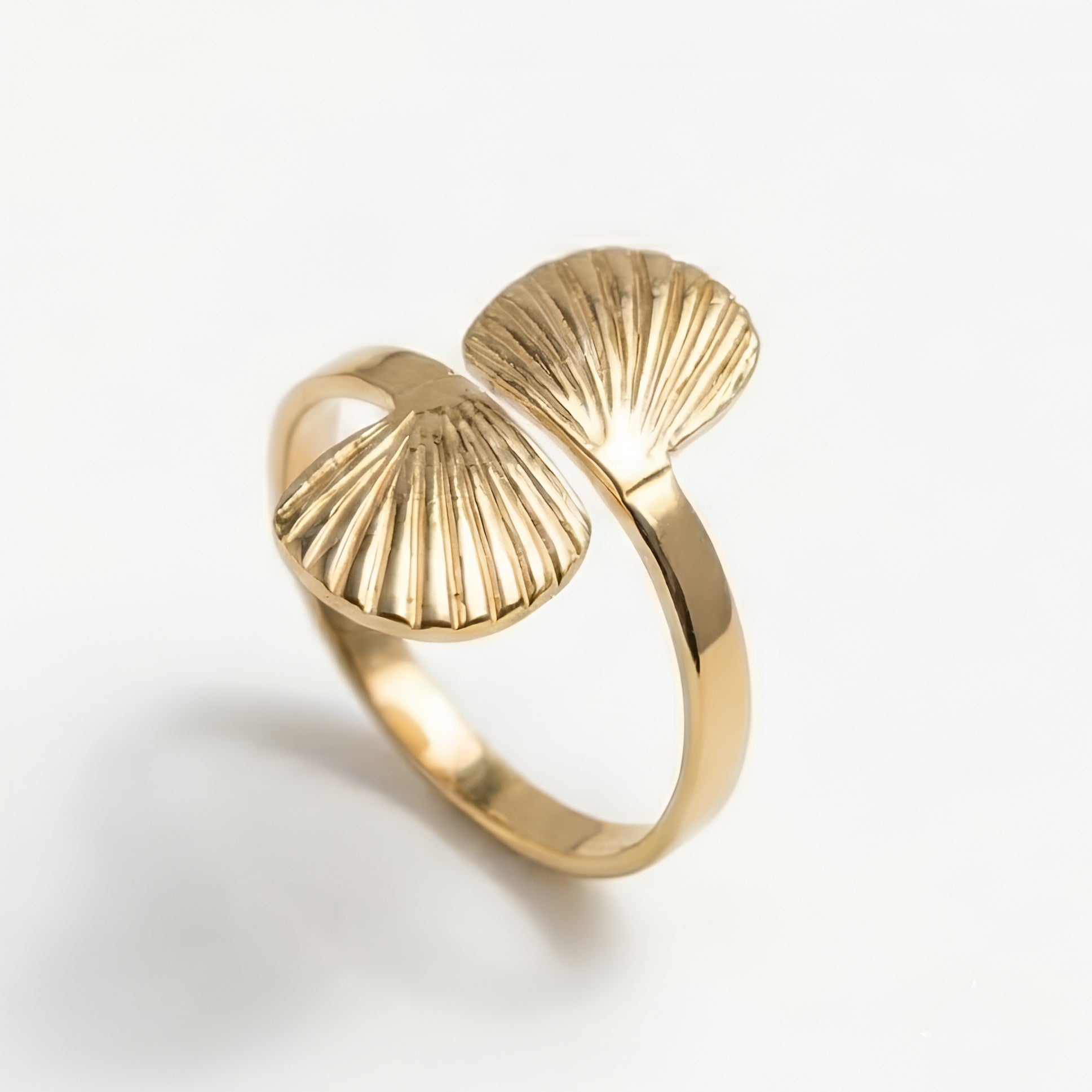 The Aphrodite Shell: Scallop Bypass Statement Ring