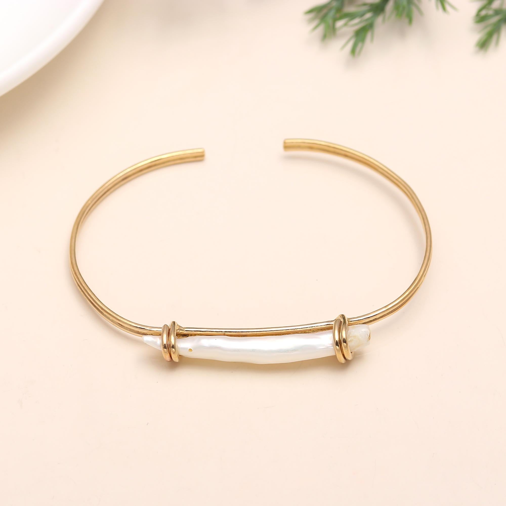 The Luminous Horizon: Stick Pearl Gold Cuff