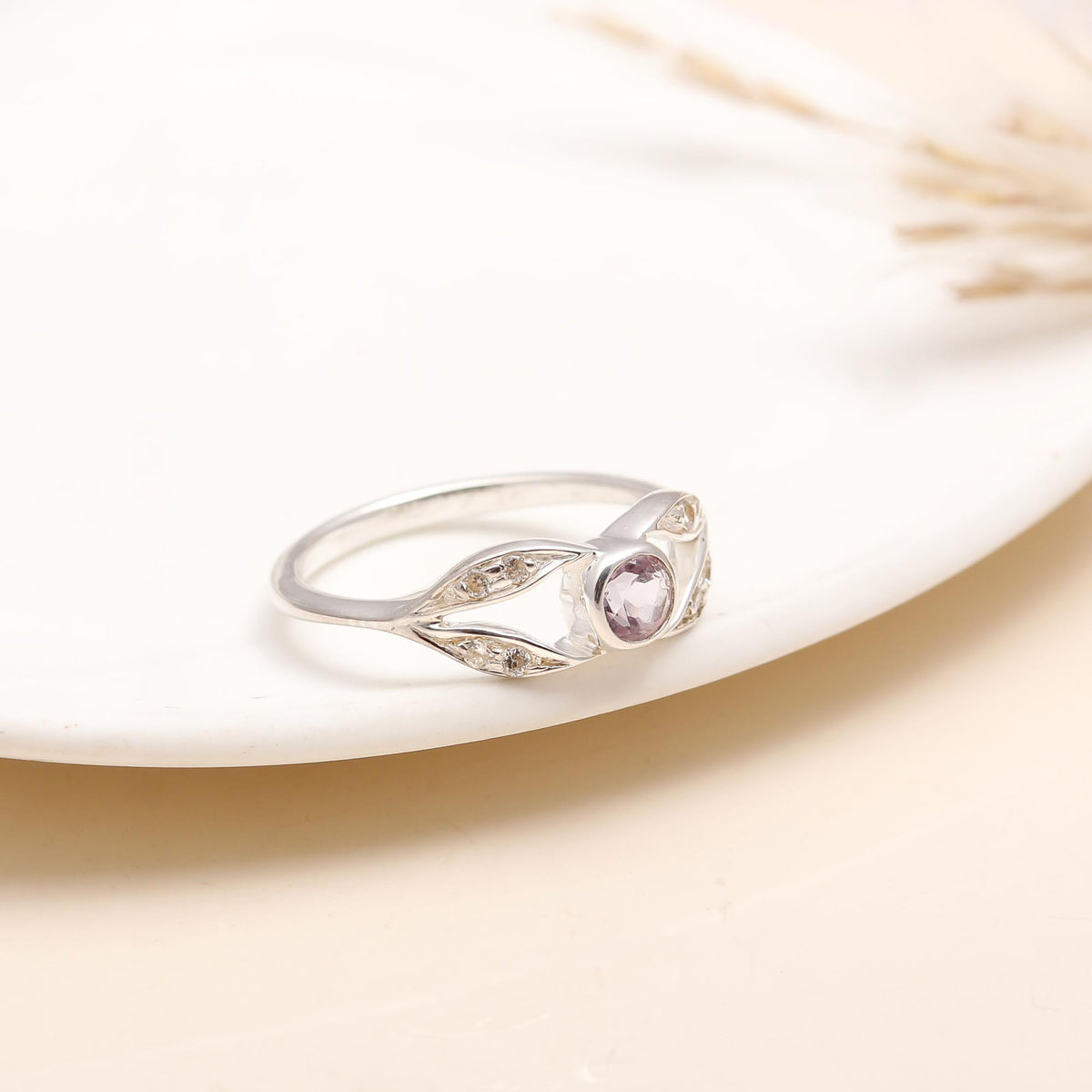 925 Silver Round Amethyst Leaf Design Ring with purple gemstone