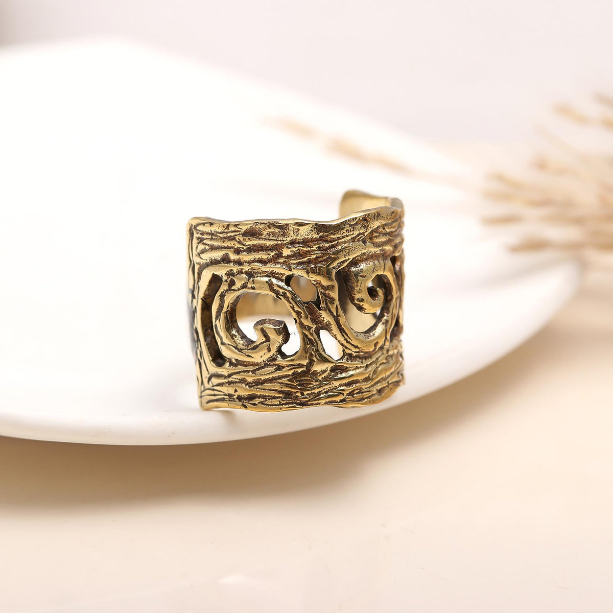 925 Silver Gold Plated Textured Swirl Ring close-up