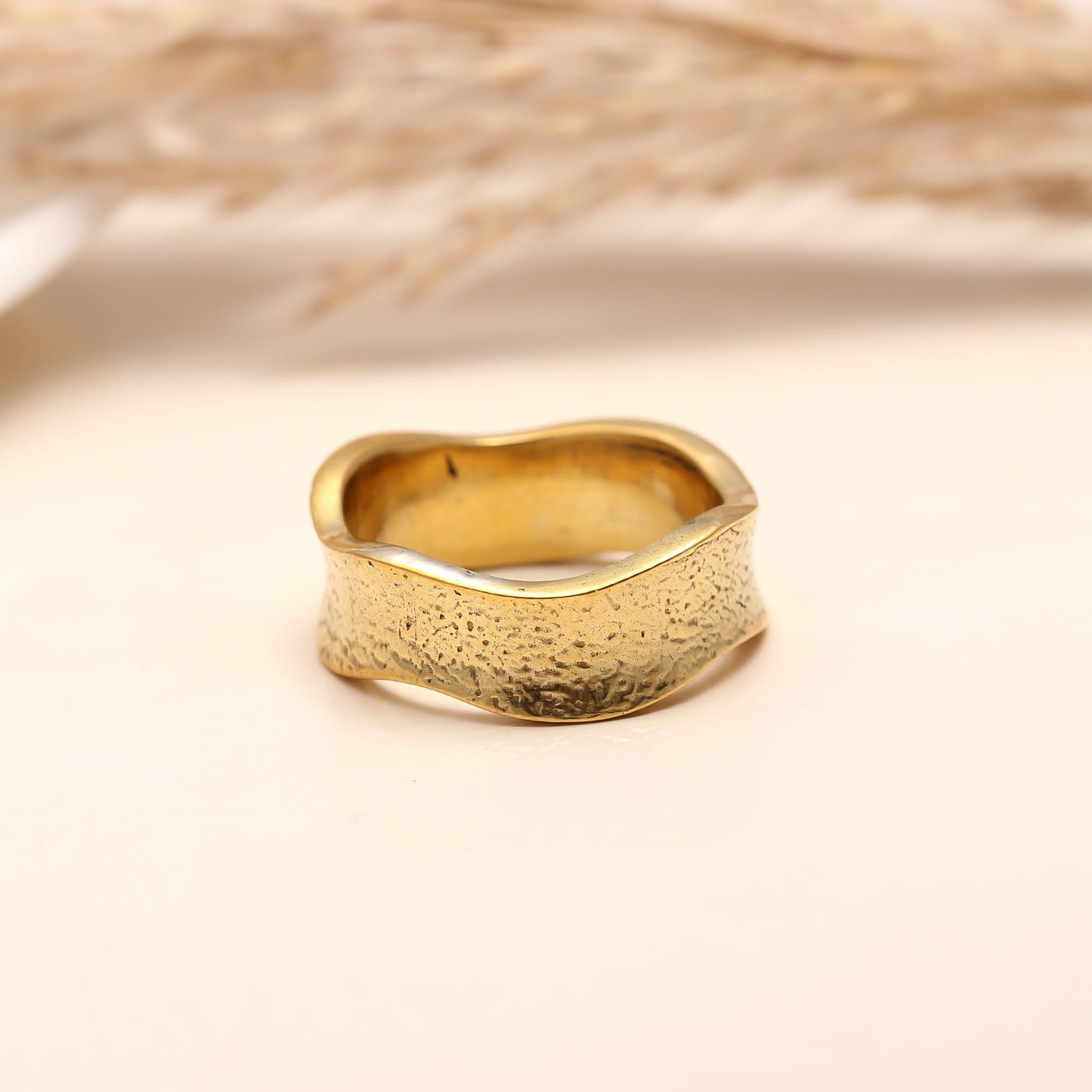 The Golden Organic: Textured Wavy Band Ring