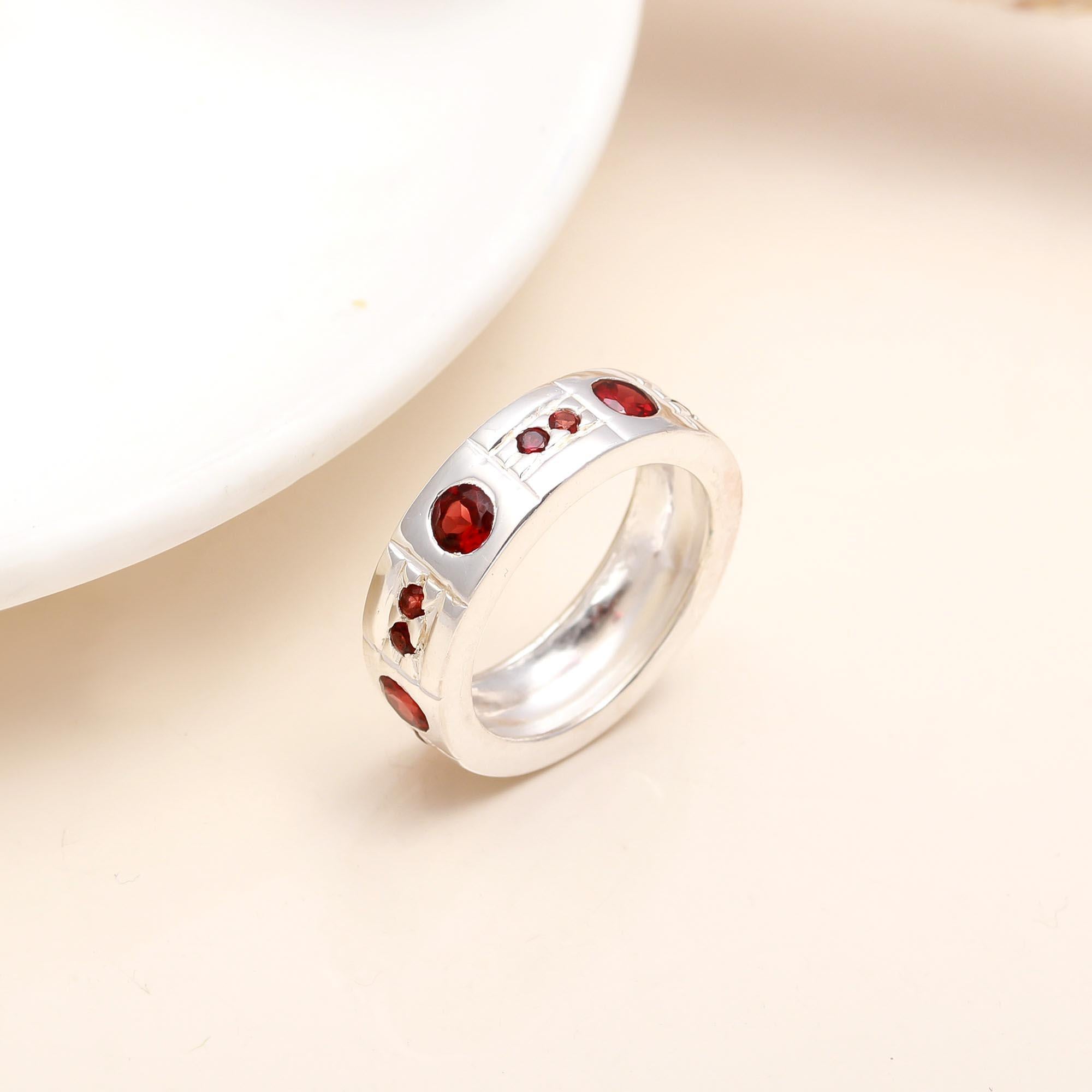 925 Silver Garnet Studded Band Ring front view
