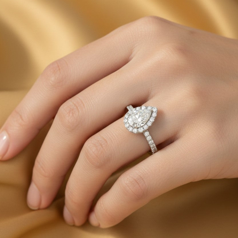 The Luminous Teardrop: 1.5ct Pear Moissanite Bridal Set