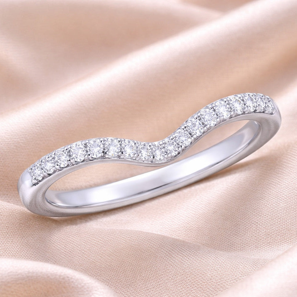 The Vintage Wave: 0.50ct Moissanite Contoured Milgrain Band